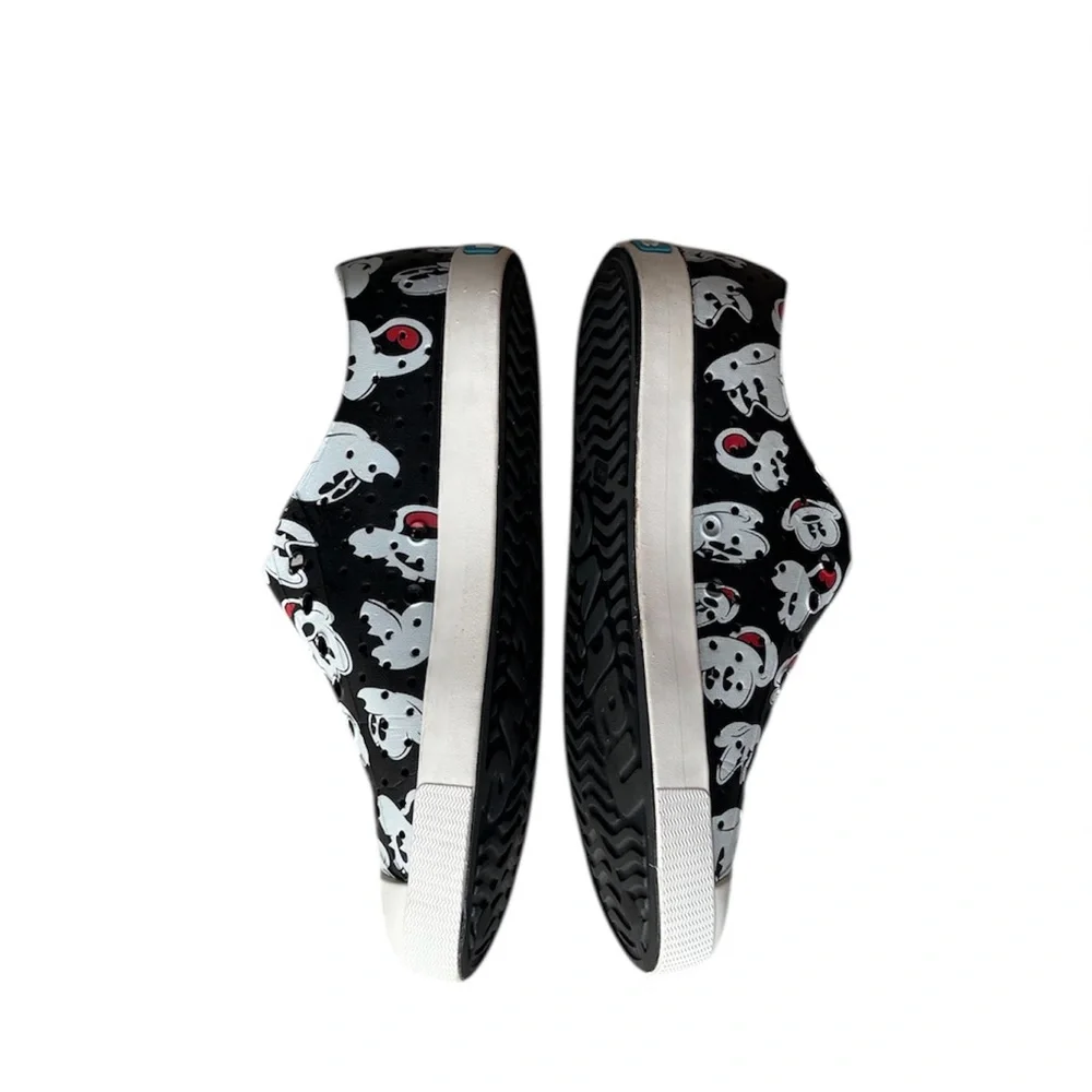 Native Jefferson Mickey Mouse Ghost Halloween Disney Collab Shoes

size 10

New - Picture 3 of 5